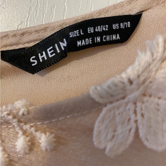 This dress is perfect for your next event - Picture 3 of 3